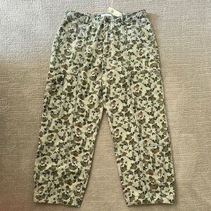 ANTHROPOLOGIE Bennett  Camouflage barrel Pants